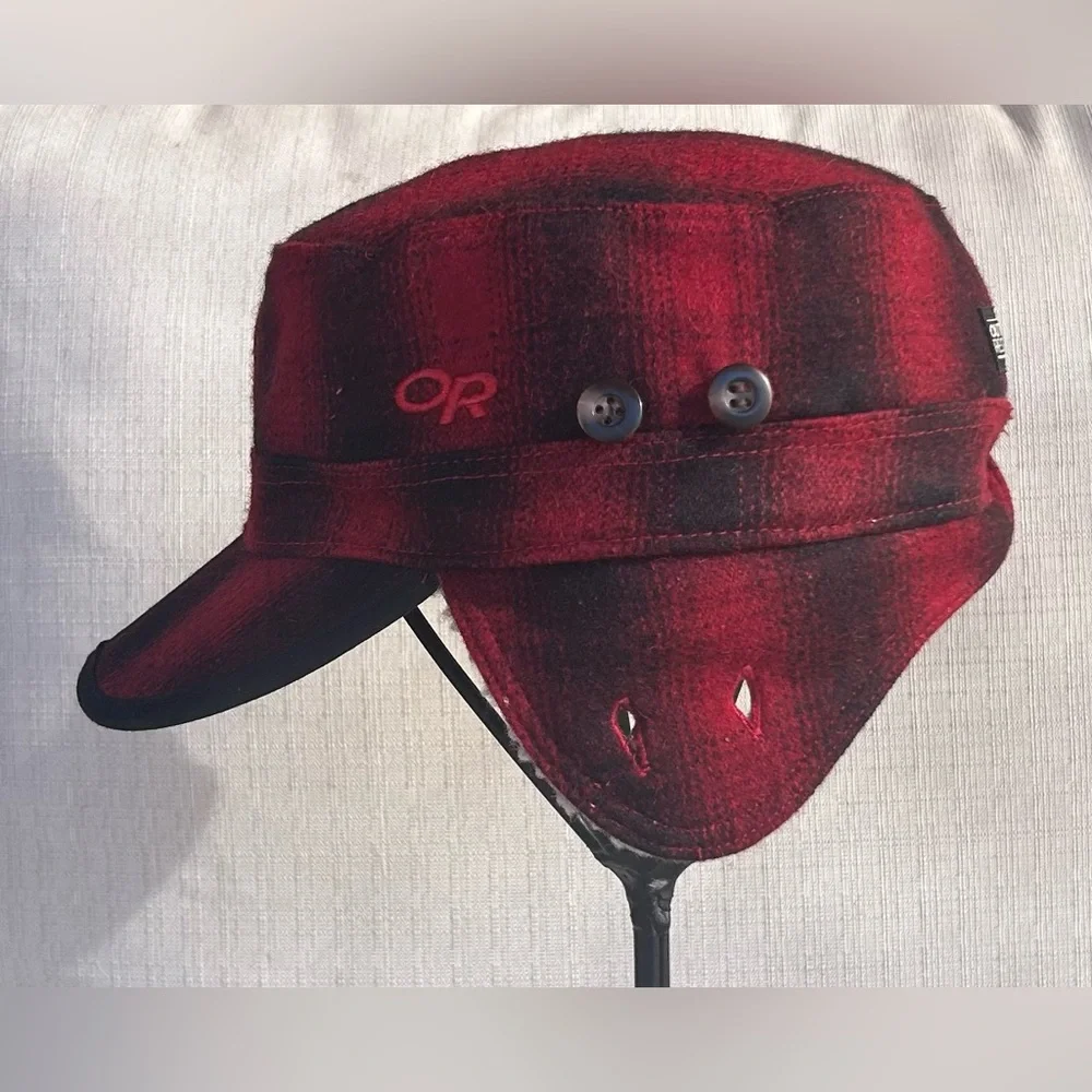 NWOT Outdoor Research Red and Black Women's Yukon Hat